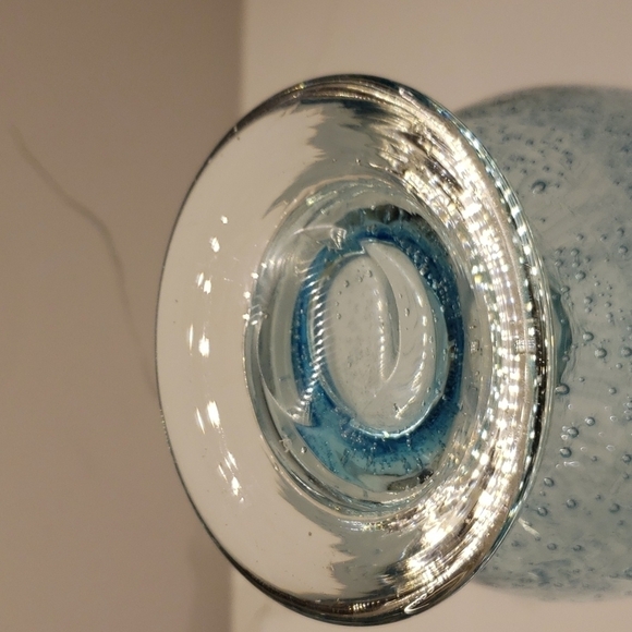𝅺large glass vase light blue bubbles 10"h x 6"diam. - Picture 9 of 10